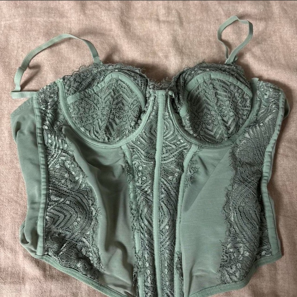 Garage Lace Crop Top in Sage